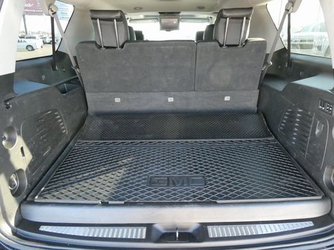Used 2016 GMC Yukon XL SLT w/ Open Road Package image 17
