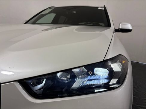 Certified 2024 BMW X5 xDrive40i w/ M Sport Package AWD/4WD image 9