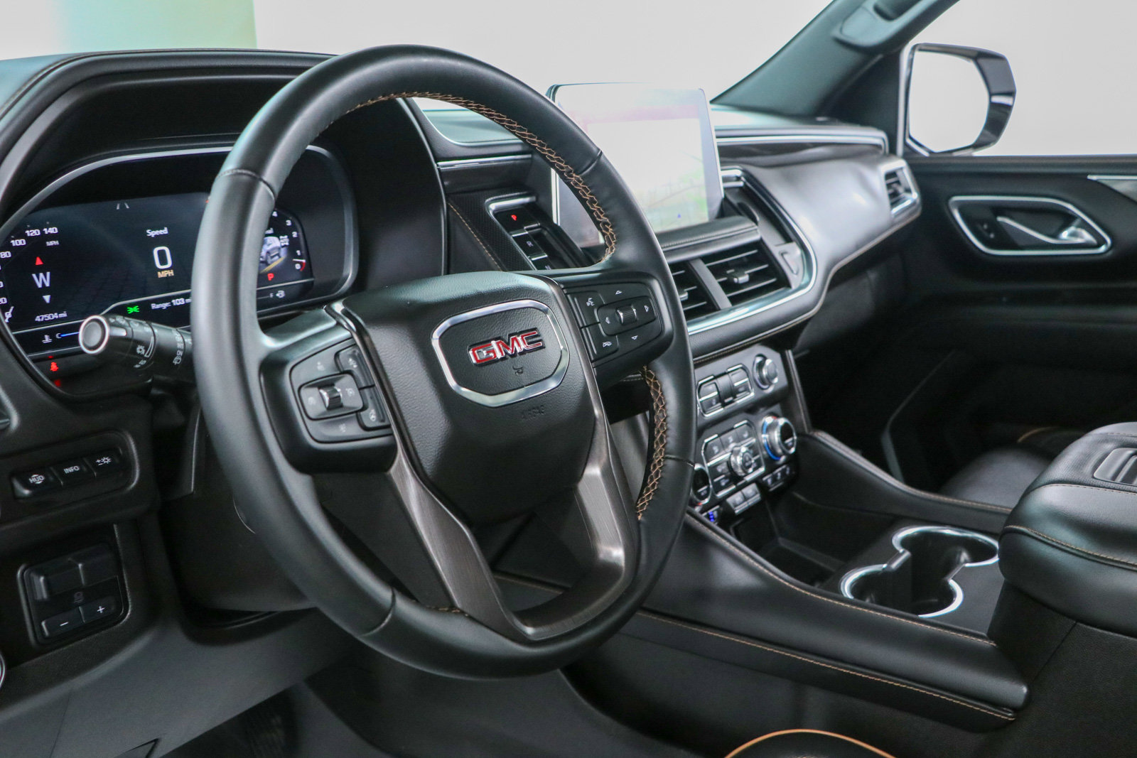 Used 2023 GMC Yukon AT4 w/ Technology Package AWD/4WD image 27