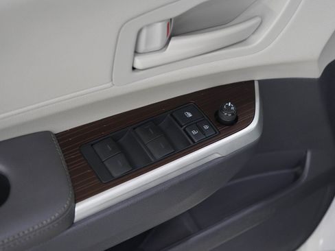 Used 2021 Toyota Sienna LE AWD/4WD image 20