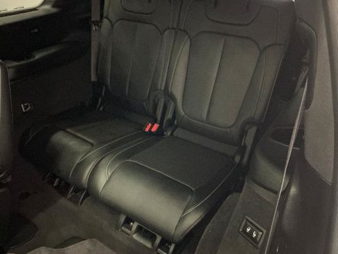 Used 2021 Jeep Grand Cherokee L Overland w/ Luxury Tech Group IV AWD/4WD image 12