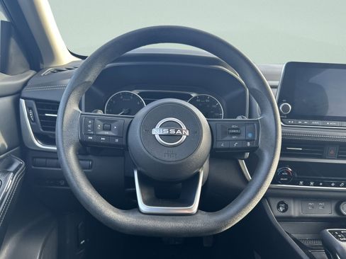 Used 2024 Nissan Rogue SV image 26