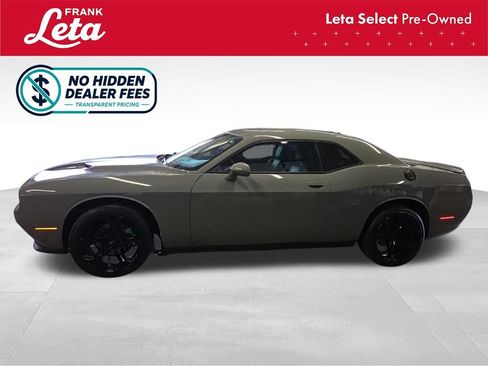 Used 2019 Dodge Challenger SXT RWD image 3