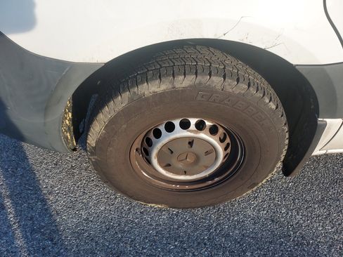 Used 2021 Mercedes-Benz Sprinter 1500 image 9