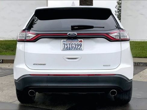 Used 2016 Ford Edge SE image 4