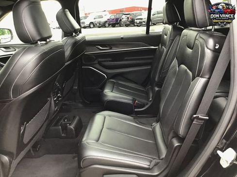 Used 2024 Jeep Grand Cherokee L Limited w/ Luxury Tech Group II AWD/4WD image 25