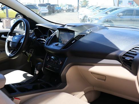 Used 2017 Ford Escape SE w/ Equipment Group 201A AWD/4WD image 36