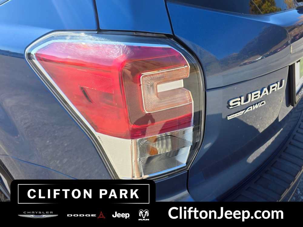 Used 2018 Subaru Forester 2.5i Premium w/ All-Weather Package AWD/4WD image 8