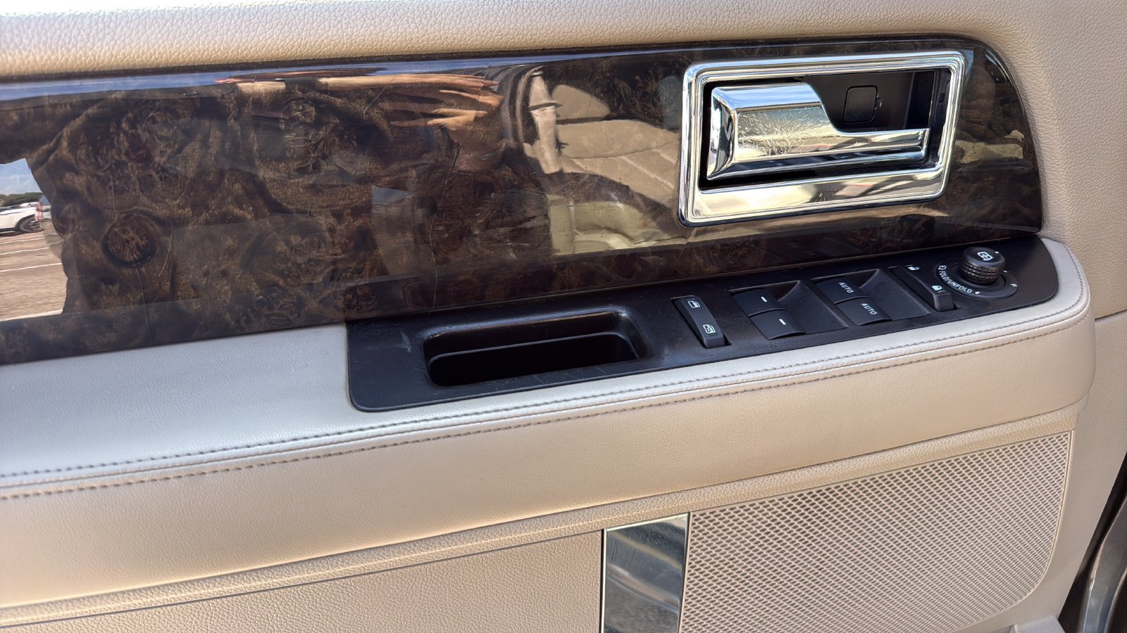 Used 2015 Lincoln Navigator L 2WD image 11