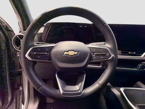 Used 2026 Chevrolet Equinox LT image 10