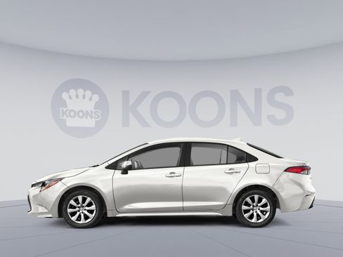 Used 2025 Toyota Corolla LE image 4
