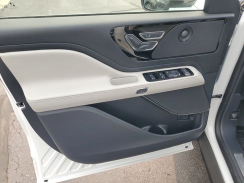 New 2026 Lincoln Aviator Reserve AWD/4WD image 8