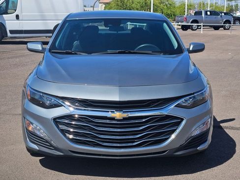 Used 2025 Chevrolet Malibu LT FWD image 2