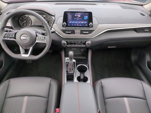New 2025 Nissan Altima 2.5 SR image 14