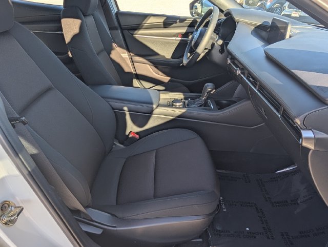 Used 2022 MAZDA MAZDA3 s FWD image 11