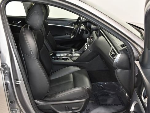 Used 2023 Genesis G70 2.0T image 30