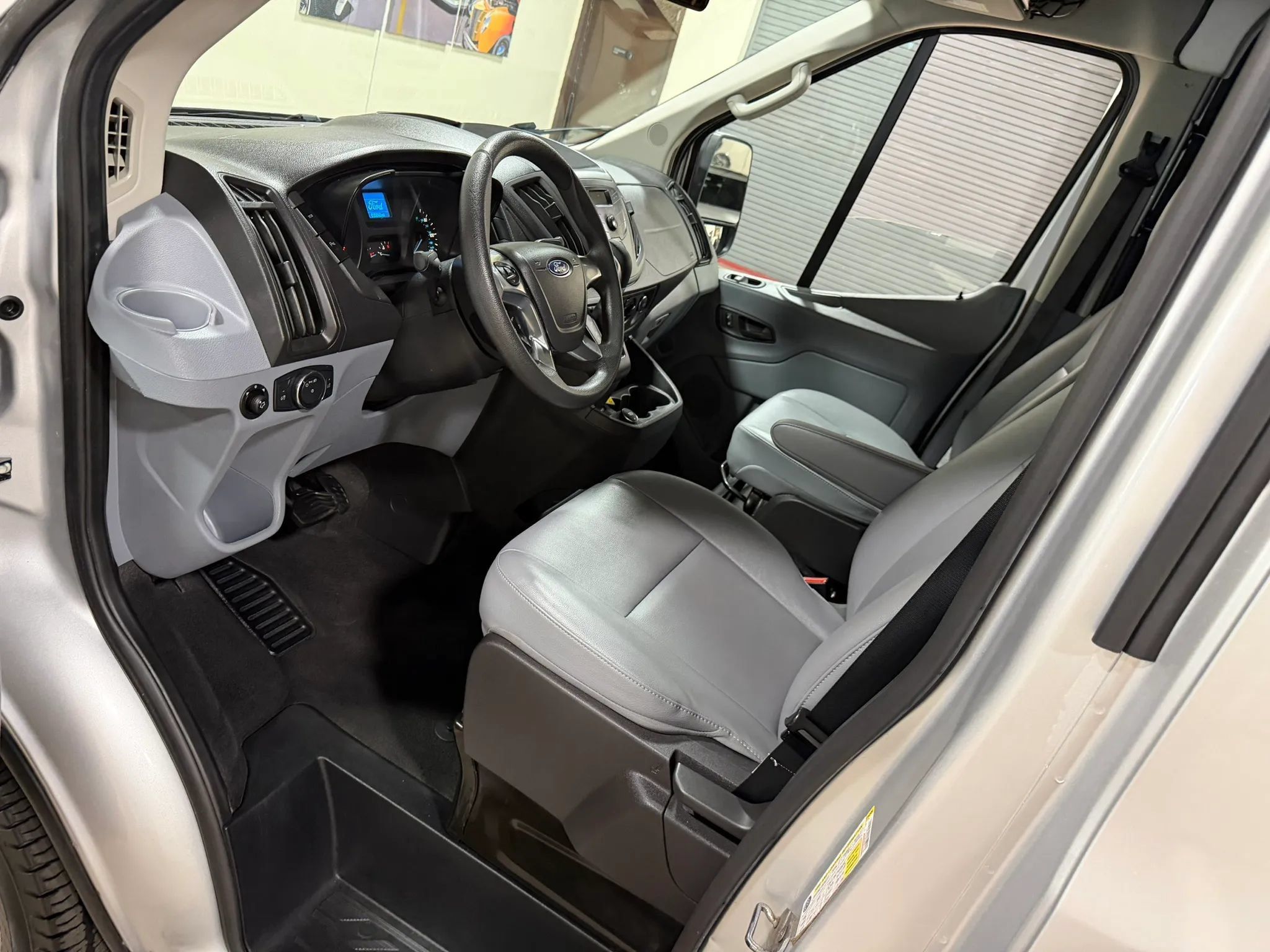 Used 2019 Ford Transit 250 148 Medium Roof RWD image 34
