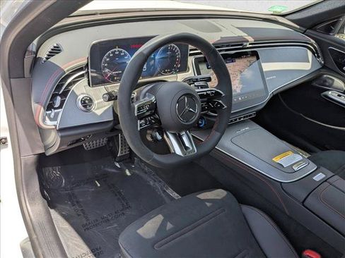 New 2026 Mercedes-Benz E 53 AMG e 4MATIC Sedan image 3