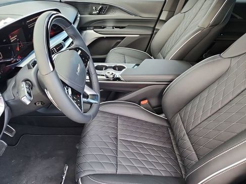 New 2026 Cadillac Lyriq V AWD/4WD image 10
