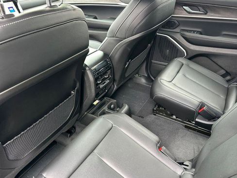 New 2026 Jeep Grand Cherokee L Limited AWD/4WD image 12