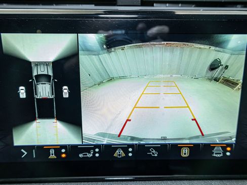 Used 2024 GMC Sierra 3500 AT4 w/ AT4 Premium Plus Package image 22