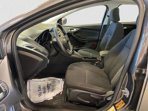 Used 2016 Ford Focus SE image 9