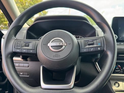 Certified 2024 Nissan Rogue SV FWD image 18