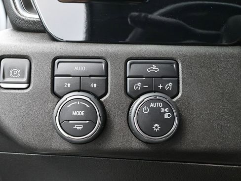 Used 2023 Chevrolet Silverado 1500 LT image 35