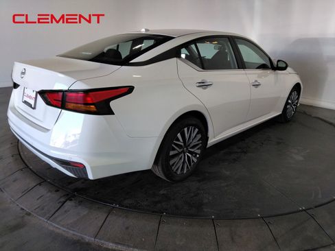 Used 2025 Nissan Altima 2.5 SV image 5