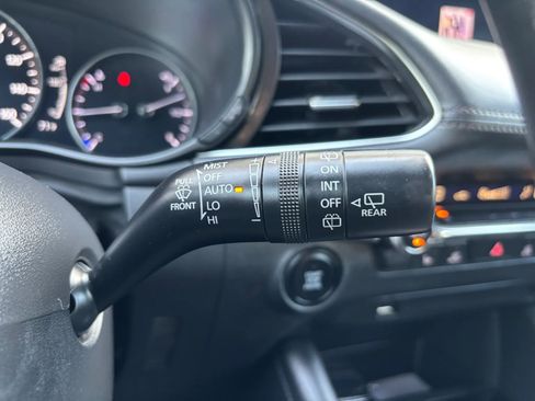 Used 2019 MAZDA MAZDA3 Hatchback w/ Premium Package image 27