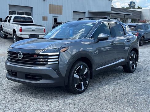 New 2025 Nissan Kicks SR w/ SR Premium Package image 7