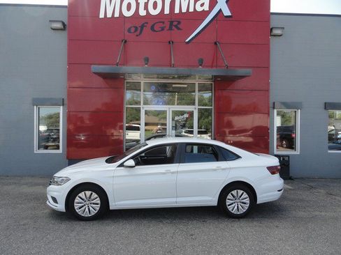 Used 2019 Volkswagen Jetta S w/ Driver Assistance Package image 2