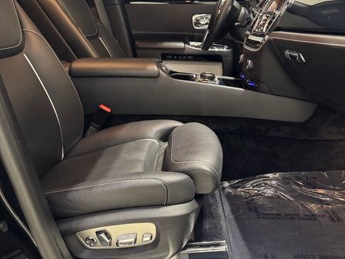 Used 2018 Rolls-Royce Ghost w/ Dynamic Package RWD image 50