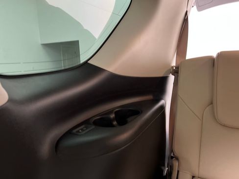 Used 2022 Nissan Armada Platinum w/ Captain's Chairs Package RWD image 43