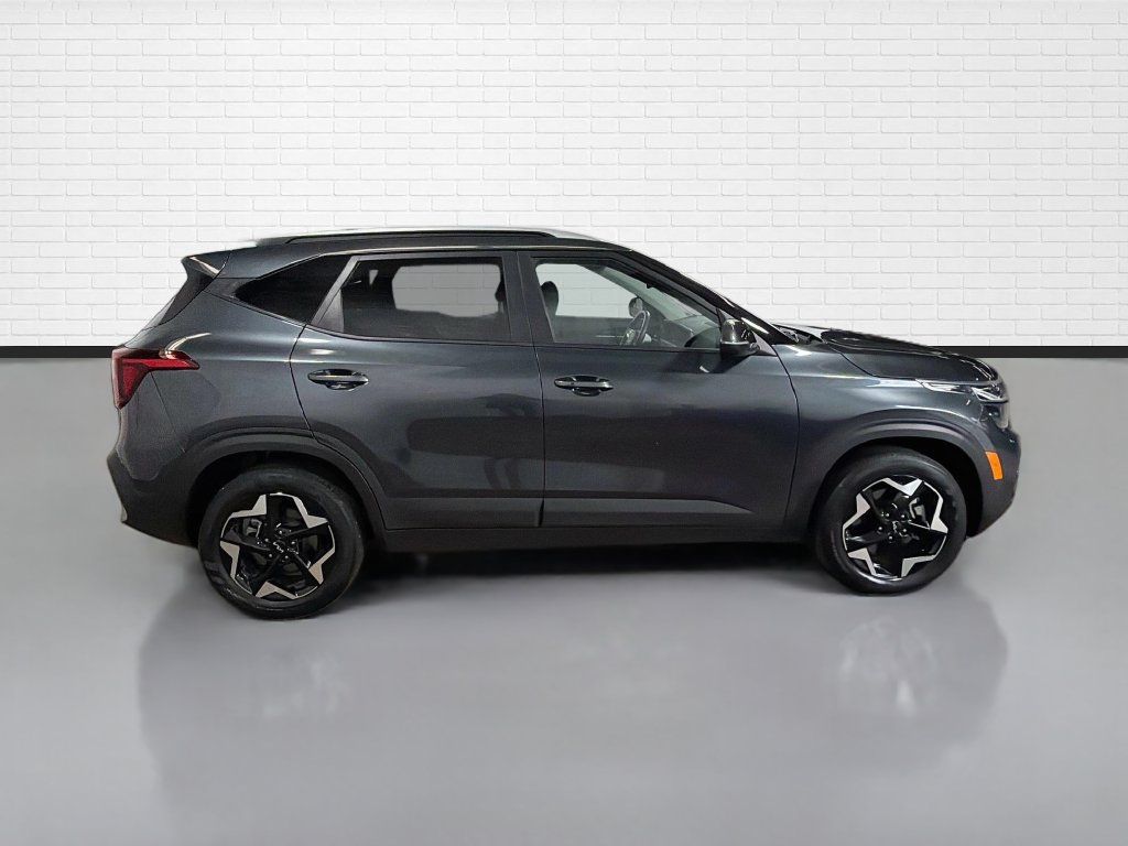 Used 2025 Kia Seltos S AWD/4WD image 10