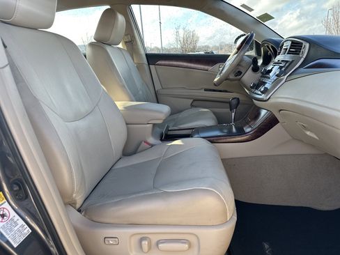 Used 2011 Toyota Avalon Limited image 32