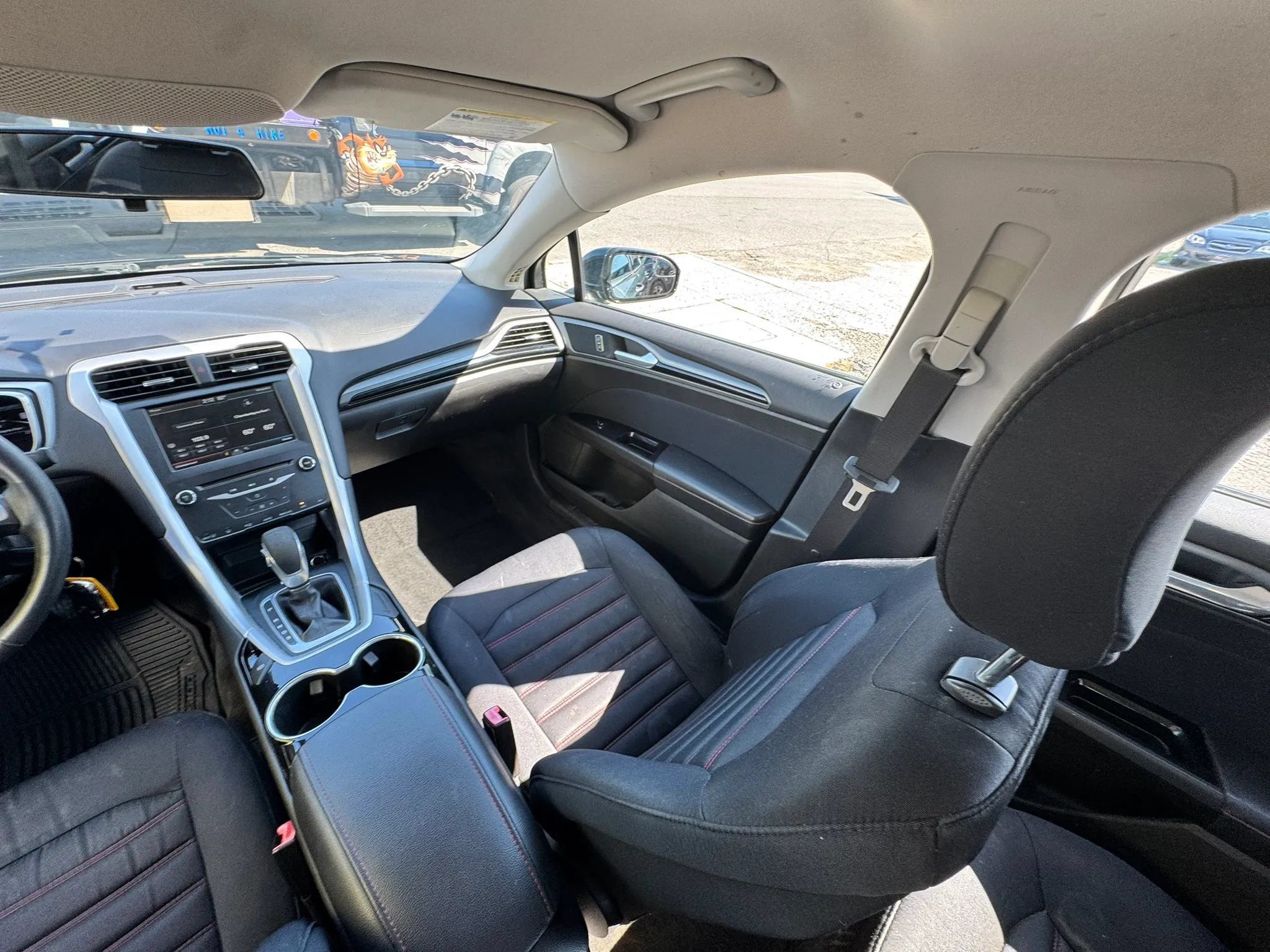Used 2015 Ford Fusion SE FWD image 22