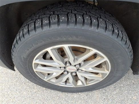 Used 2018 GMC Acadia SLE image 9