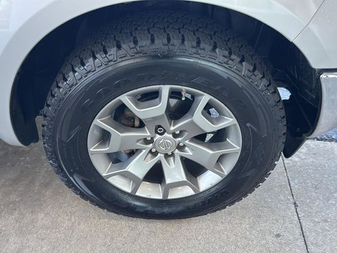 Used 2019 Nissan Frontier SL image 37