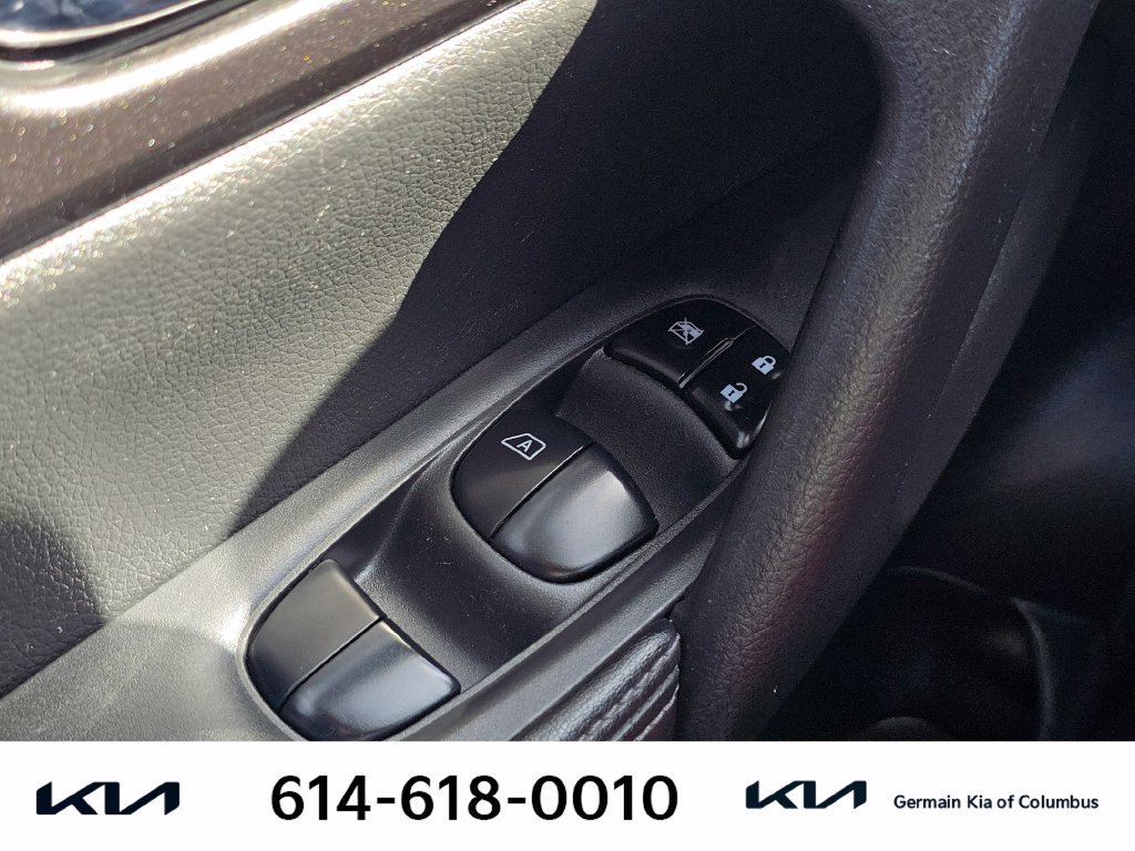 Used 2019 Nissan Rogue SV AWD/4WD image 25