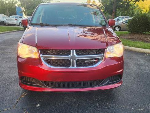 Used 2014 Dodge Grand Caravan SXT image 7