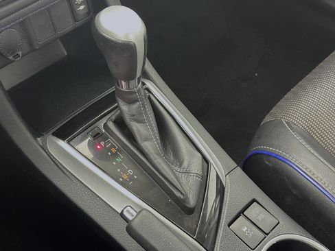 Used 2017 Toyota Corolla SE image 16