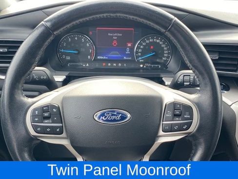 Used 2022 Ford Explorer XLT AWD/4WD image 8