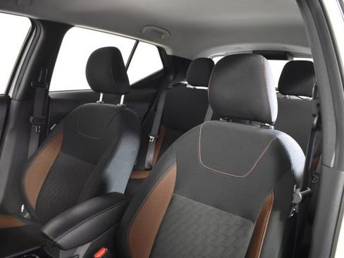 Used 2024 Nissan Kicks SR FWD image 10