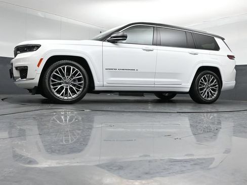 Used 2023 Jeep Grand Cherokee L Summit AWD/4WD image 41