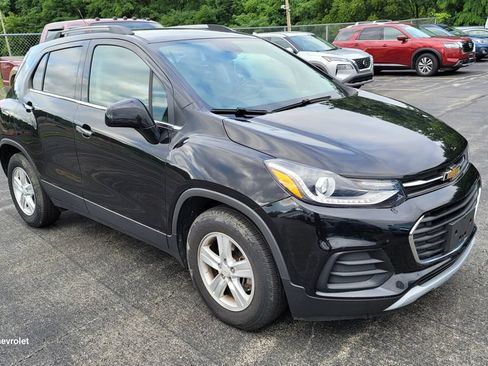 Used 2019 Chevrolet Trax LT w/ LT Convenience Package FWD image 8