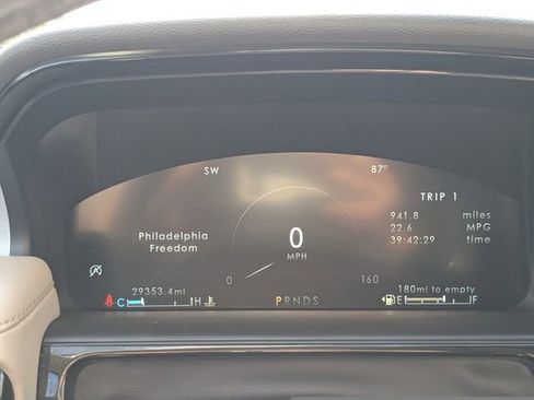 Used 2022 Lincoln Nautilus FWD w/ Premium Package image 23