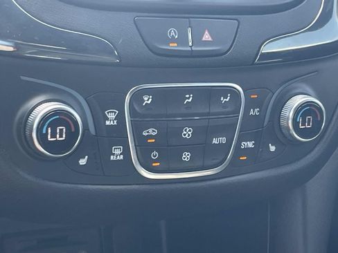 Used 2023 Chevrolet Equinox RS w/ RS Leather Package FWD image 19