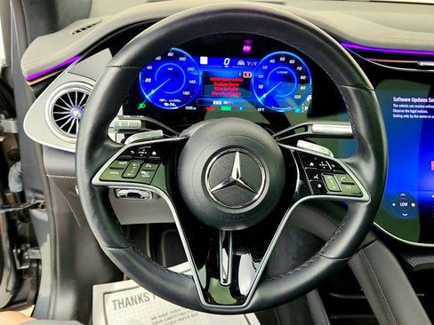 Used 2023 Mercedes-Benz EQS 580 4MATIC SUV image 13