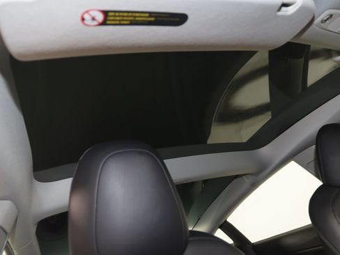 Used 2022 Tesla Model 3 Long Range image 11